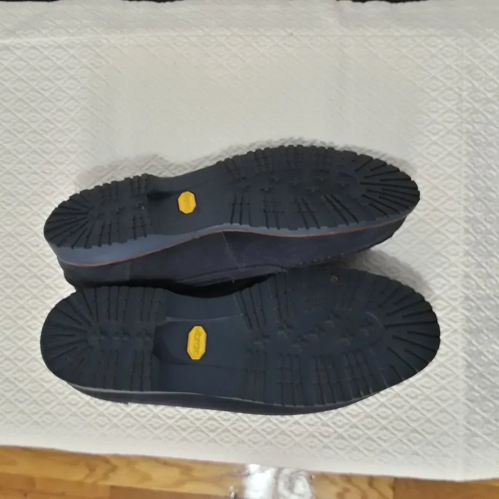 Banana Republic Mens Suede Boat Shoes